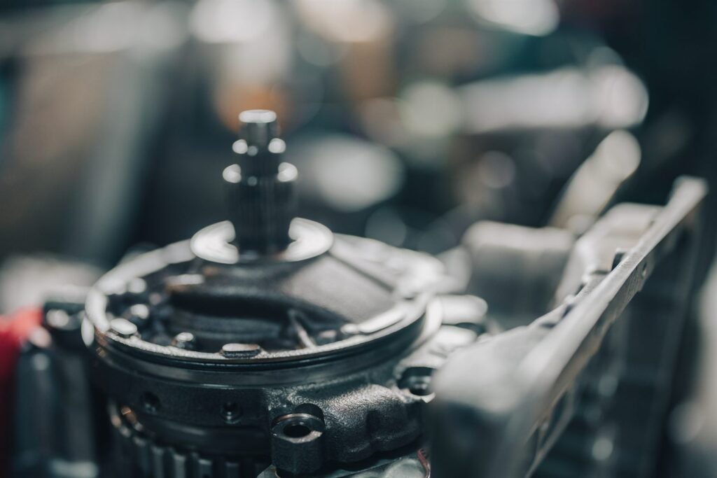 Composants de boîte de vitesses moto en gros plan